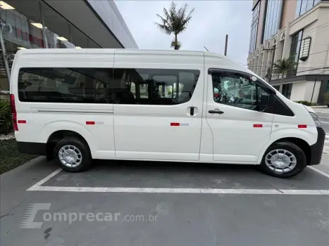 HIACE 2.8 D-4d Turbo Minibus 15+1 DX