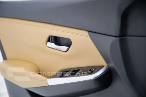 Sentra Exclu. Int. Premium 2.0 16V Aut.