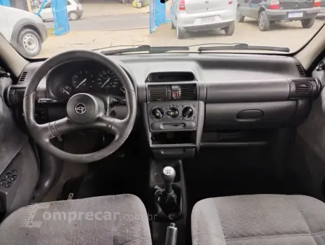 Corsa Sedan 1.6 GLS 4P