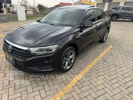Volkswagen Jeta R-Line TSI 4 portas