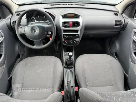 CORSA 1.4 MPFI Premium Sedan 8V