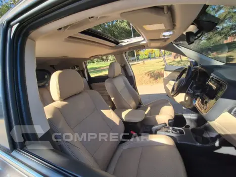 OUTLANDER 3.0 GT 4X4 V6 24V GASOLINA 4P AUTOMÁTICO