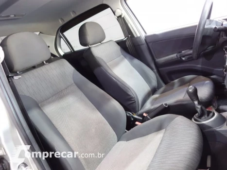 VOYAGE - 1.0 MI 8V 4P MANUAL