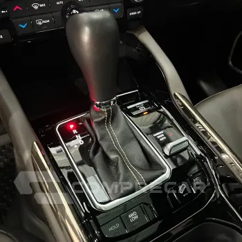 Commander Overl. 2.2 TD 4x4 Diesel Aut.