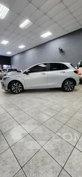 ONIX HATCH PREM. 1.0 12V TB Flex 5p Aut.