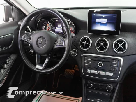 Mercedes-Benz GLA 200 1.6 CGI Style 7g-dct 4 portas