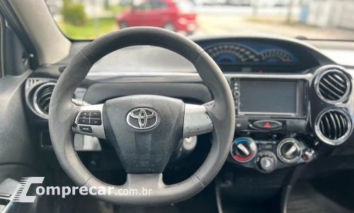 Toyota ETIOS 4 portas