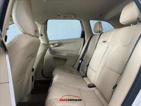 XC60 2.0 T5 DYNAMIC FWD TURBO GASOLINA 4P AUTOMÁT