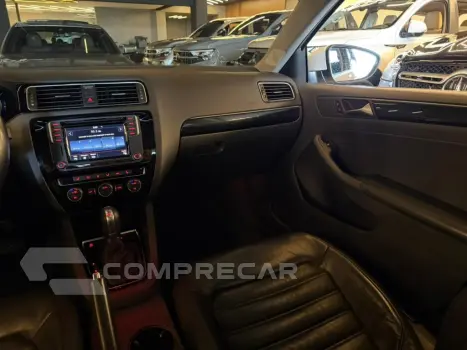 JETTA 2.0 TSI HIGHLINE 211CV GASOLINA 4P TIPTRONIC