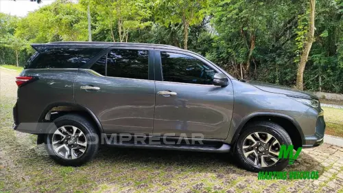 HILUX SW4 2.8 D-4D TURBO DIESEL SRX 4X4 AUTOMÁTICO