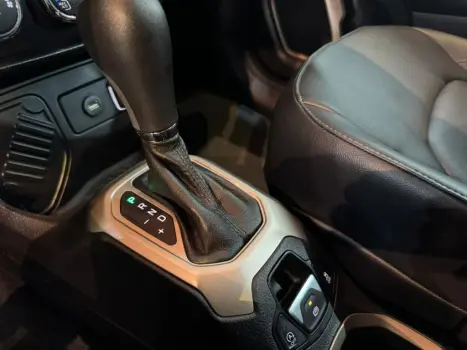 Renegade 1.8 4x2 Flex 16V Mec.