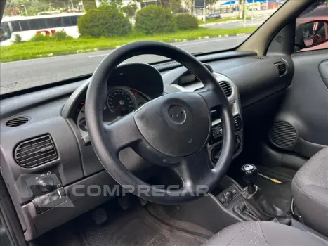 CORSA 1.4 MPFI Premium Sedan 8V