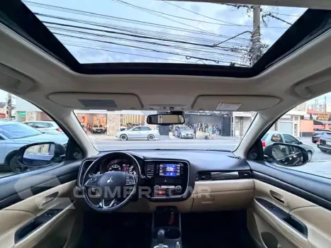 OUTLANDER 3.0 GT 4X4 V6 24V GASOLINA 4P AUTOMÁTICO