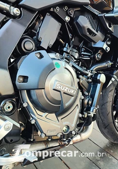 SUZUKI GSX-8S