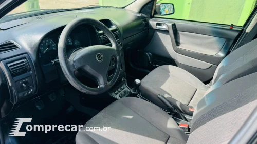 ASTRA 2.0 MPFI Comfort 8V