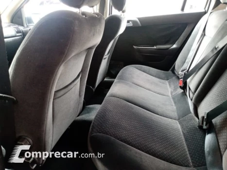 ASTRA HATCH - 2.0 MPFI ADVANTAGE 8V 4P MANUAL