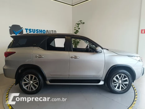 HILUX SW4 2.8 SRX 4X4 7 LUGARES 16V TURBO INTERCOOLER 4P AUT
