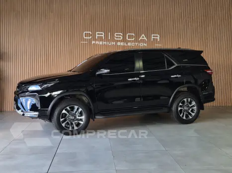 Toyota HILUX SW4 2.8 D-4d Turbo SRX Platinum 4X4 4 portas