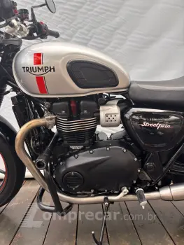 TRIUMPH STREET TWIN