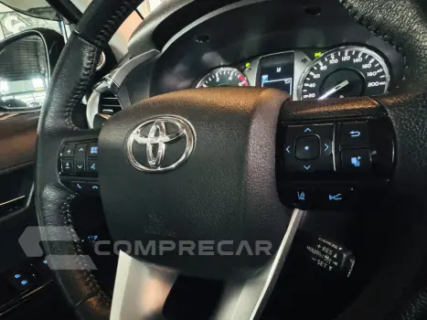 HILUX 2.8 D-4D TURBO DIESEL CD SRX 4X4 AUTOMÁTICO
