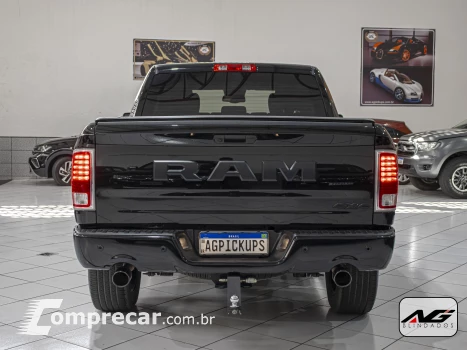 CLASSIC 5.7 V8 Laramie Night Edition CD 4X4