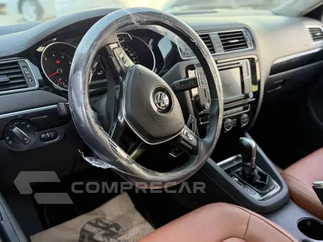 JETTA 2.0 TSI HIGHLINE 211CV GASOLINA 4P TIPTRONIC