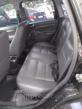 FIESTA 1.6 Rocam SE Plus Sedan 8V