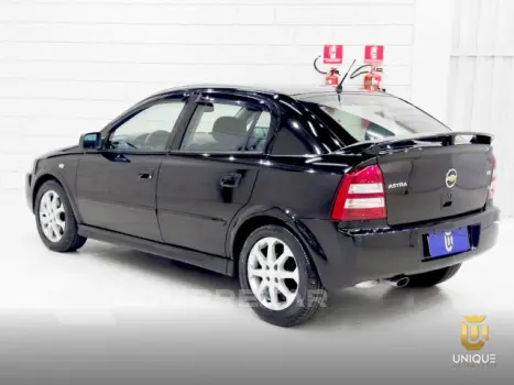 ASTRA HATCH - 2.0 MPFI ADVANTAGE 8V 4P MANUAL