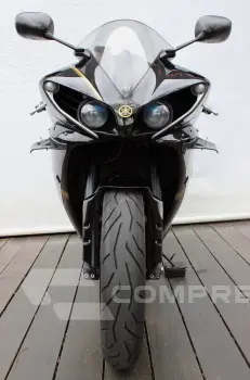 YAMAHA YZF R1