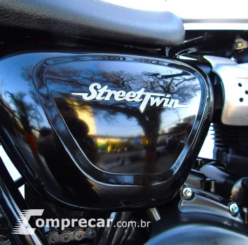 TRIUMPH STREET TWIN