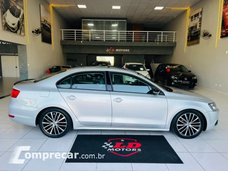 JETTA 2.0 COMFORTLINE 120CV FLEX 4P TIPTRONIC