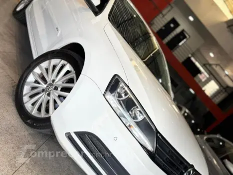 JETTA - 2.0 COMFORTLINE 4P TIPTRONIC