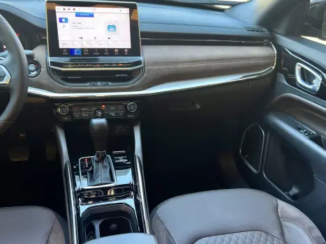 COMMANDER 1.3 T270 TURBO FLEX OVERLAND AT6