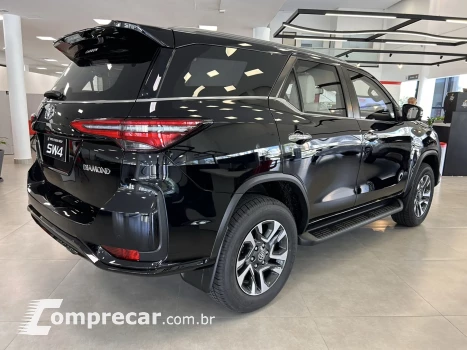 HILUX SW4 2.8 D-4D TURBO DIESEL DIAMOND 7L 4X4 AUTOMÁTICO