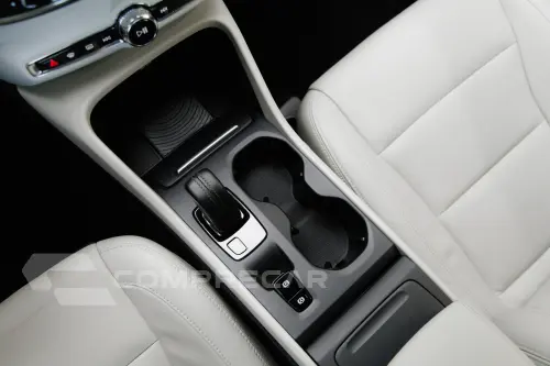 XC40 2.0 T5 Momentum AWD Geartronic