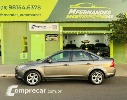 FORD FOCUS 2.0 Titanium Plus Sedan 16V 4 portas
