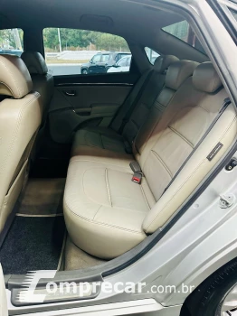AZERA 3.3 MPFI GLS Sedan V6 24V