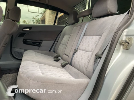 VECTRA 2.0 MPFI Elegance 8V