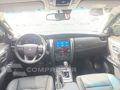 HILUX SW4 2.8 D-4D TURBO DIESEL SRX PLATINUM 7L 4