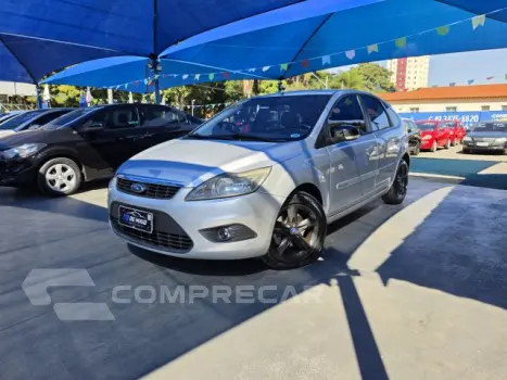 FORD FOCUS HATCH - 2.0 GLX 16V 4P AUTOMÁTICO 4 portas