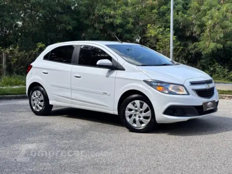 CHEVROLET ONIX 1.4 MPFI LT 8V FLEX 4P MANUAL 4 portas