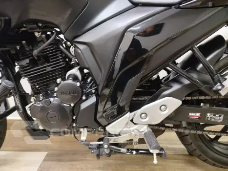 FZ 25 FAZER