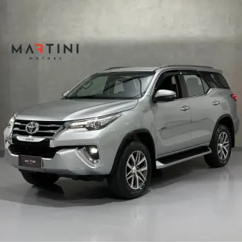 Toyota Hilux SW4 SRX 4x4 2.8 7 LUGARES TDI 16V Diesel Aut. 4 portas