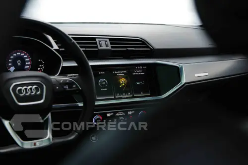 Q3 2.0 40 TFSI Performance Black Quattro