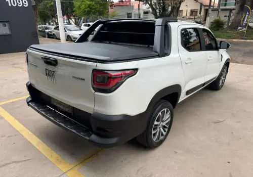 Strada Volcano 1.3 Flex 8V CD