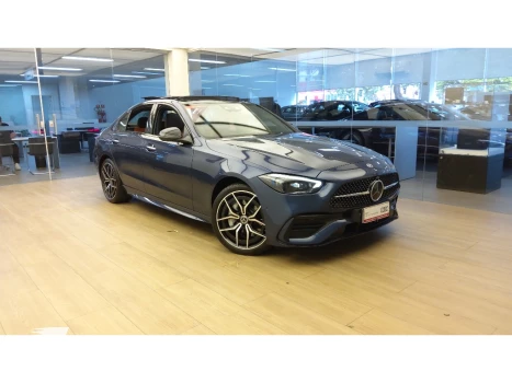 Mercedes-Benz C 300 2.0 EQ BOOST HÍBRIDO AMG LINE 9G-TRONIC 4 portas
