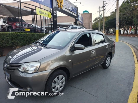 Toyota ETIOS 1.5 X Plus Sedan 16V 4 portas