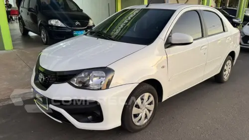 Toyota Etios Sedan 1.5 16V 4P FLEX X 4 portas