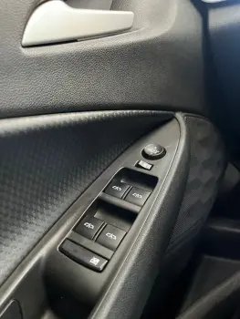 ONIX 1.0 Turbo Plus LT