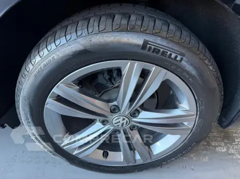 JETTA R-Line 250 TSI 1.4 Flex 16V Aut.